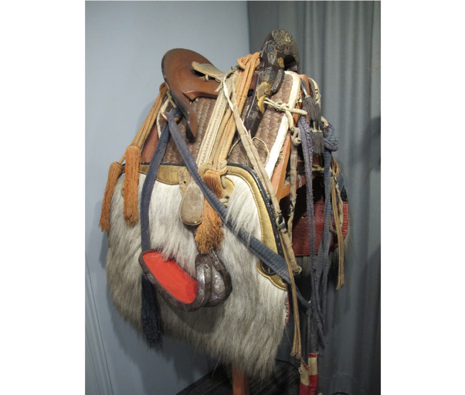 Japanese saddle – Aori with yak fur | Art from China and Japan – Espace 4